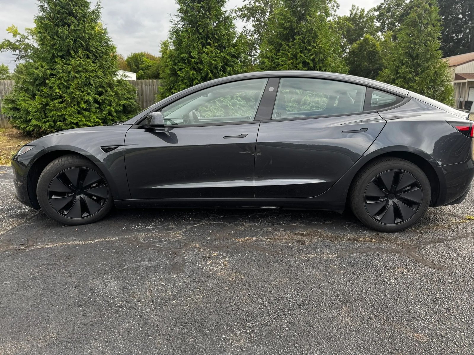 2025 Tesla Model 3 Long Range photo 2