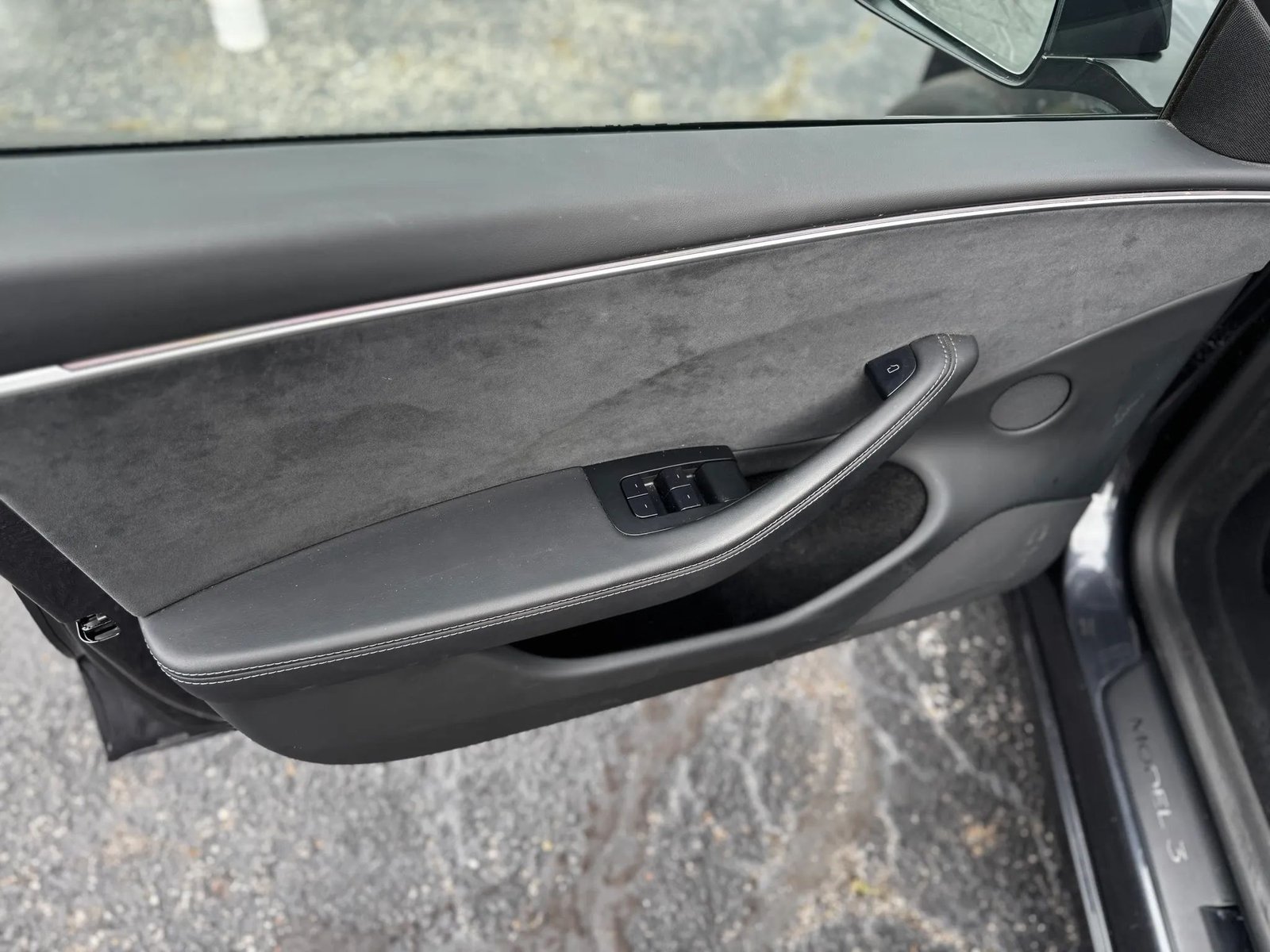 2025 Tesla Model 3 Long Range photo 9