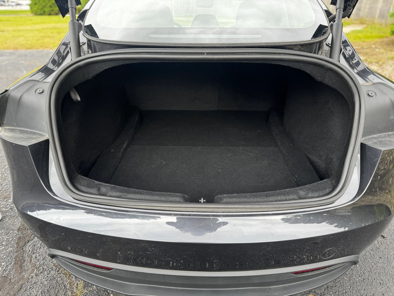 Used 2025 Tesla Model 3 Long Range in Stealth Grey, photo 17 of 28