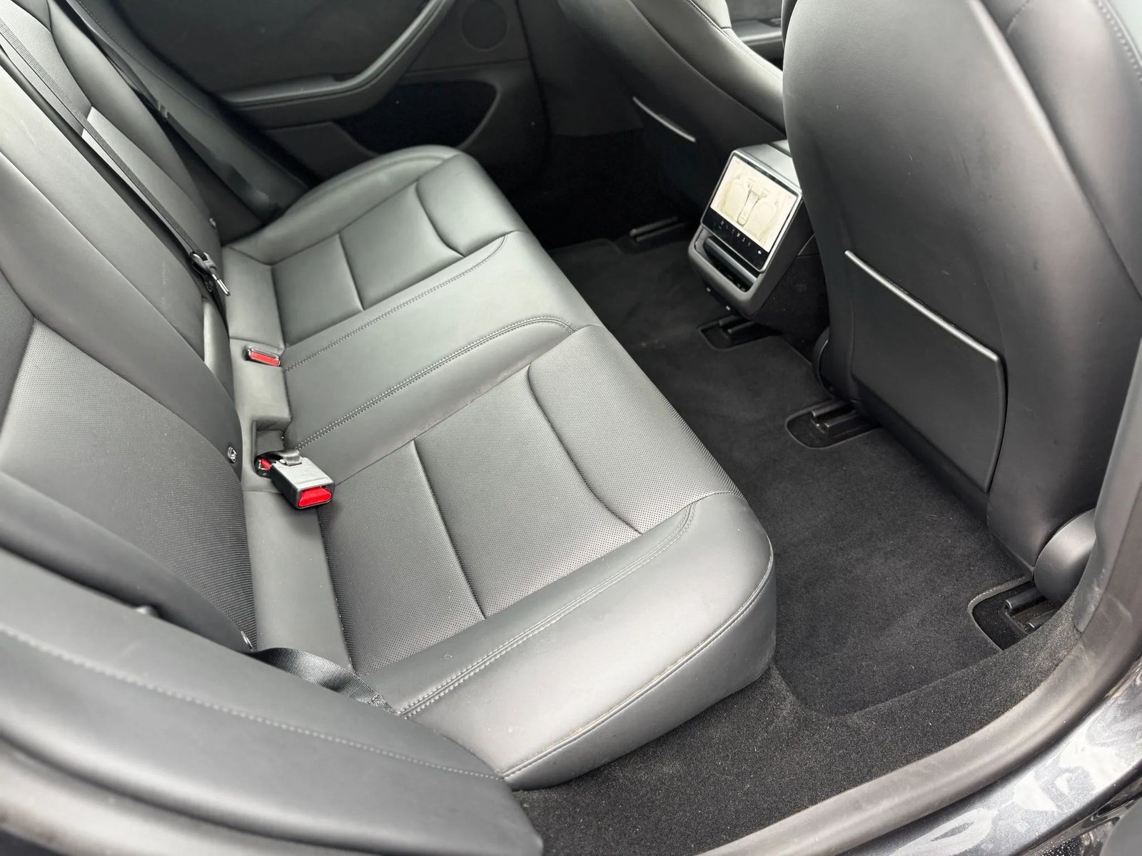 Used 2025 Tesla Model 3 Long Range in Stealth Grey, photo 19 of 28