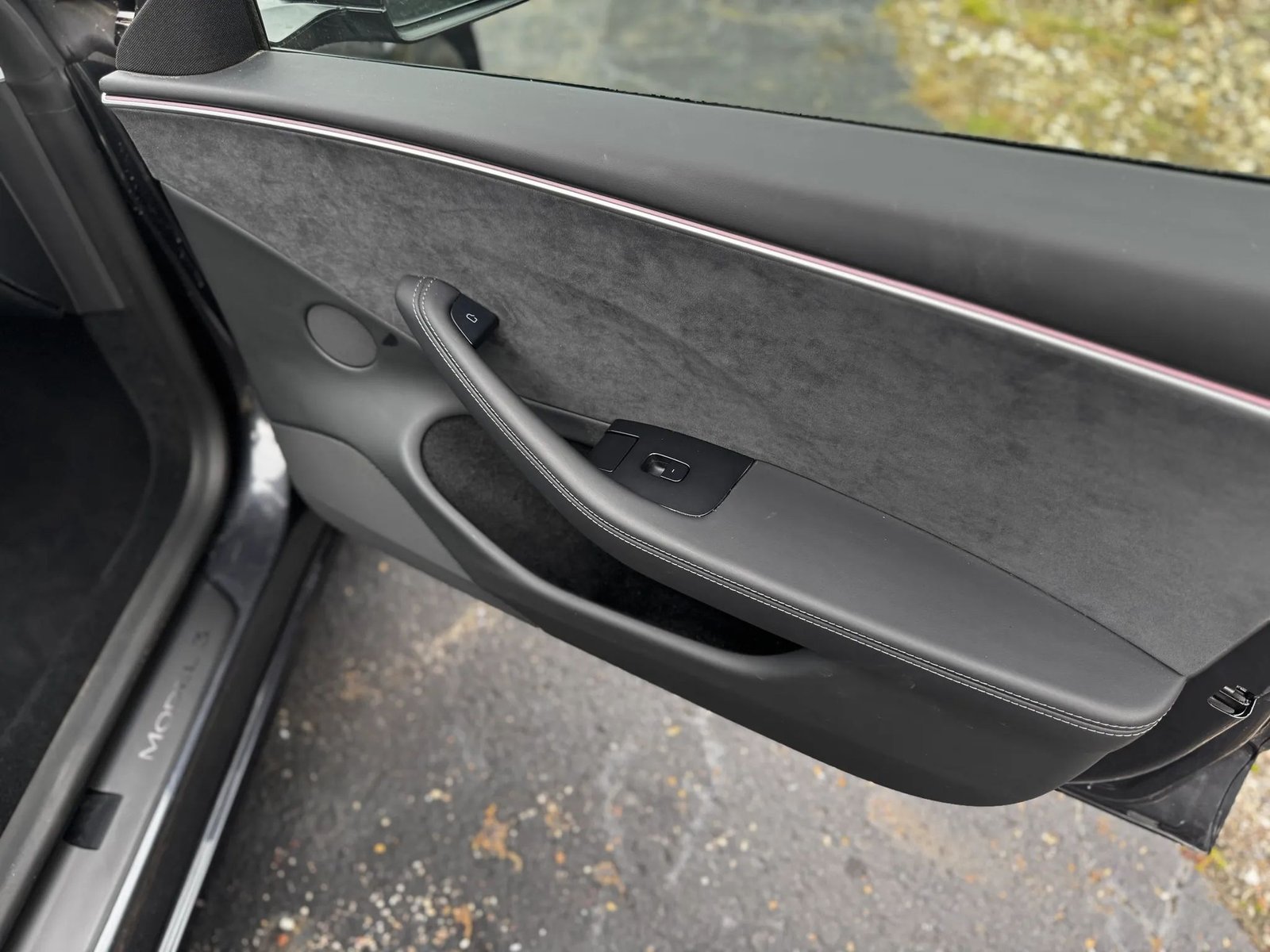Used 2025 Tesla Model 3 Long Range in Stealth Grey, photo 20 of 28
