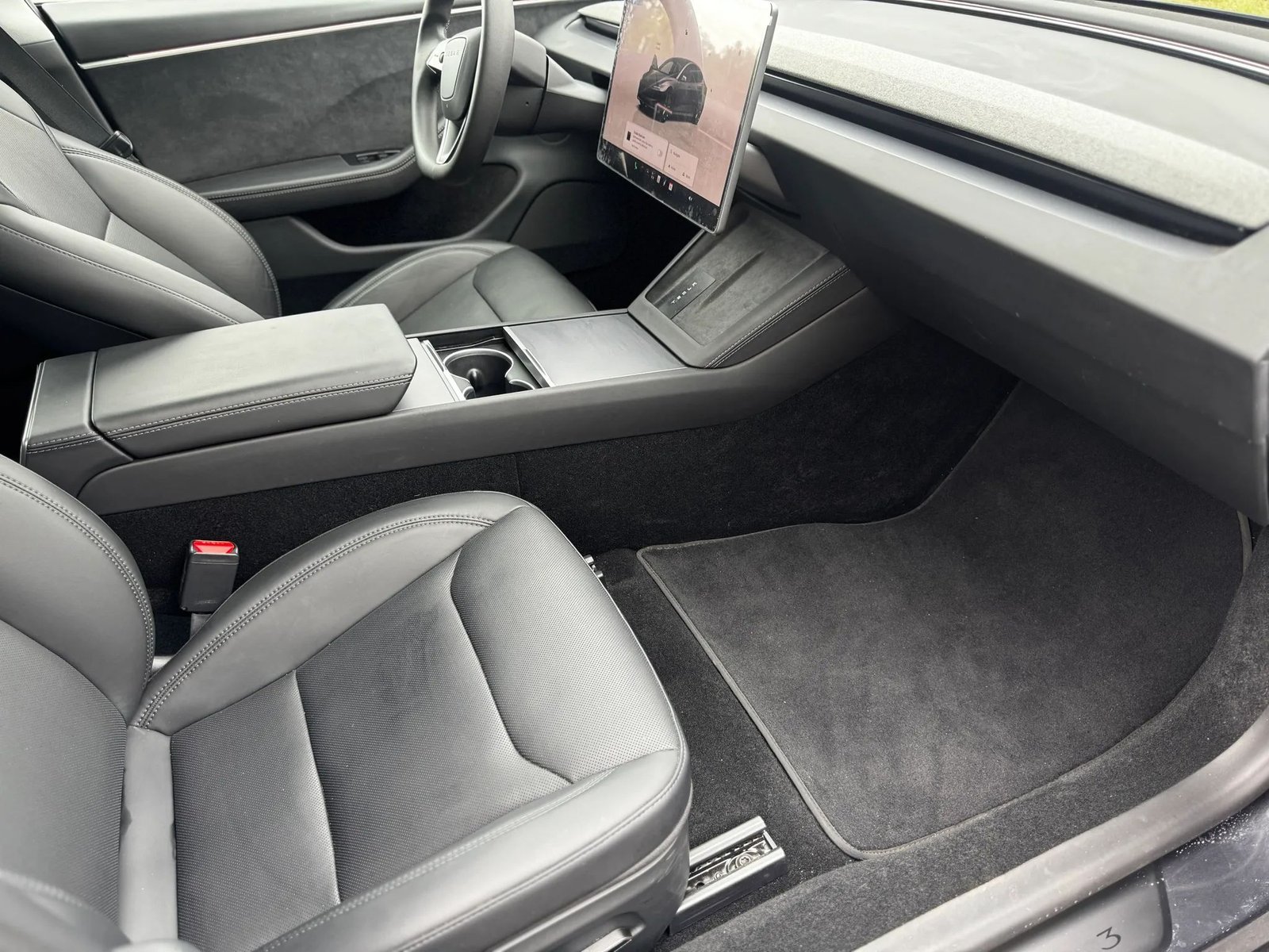 Used 2025 Tesla Model 3 Long Range in Stealth Grey, photo 21 of 28