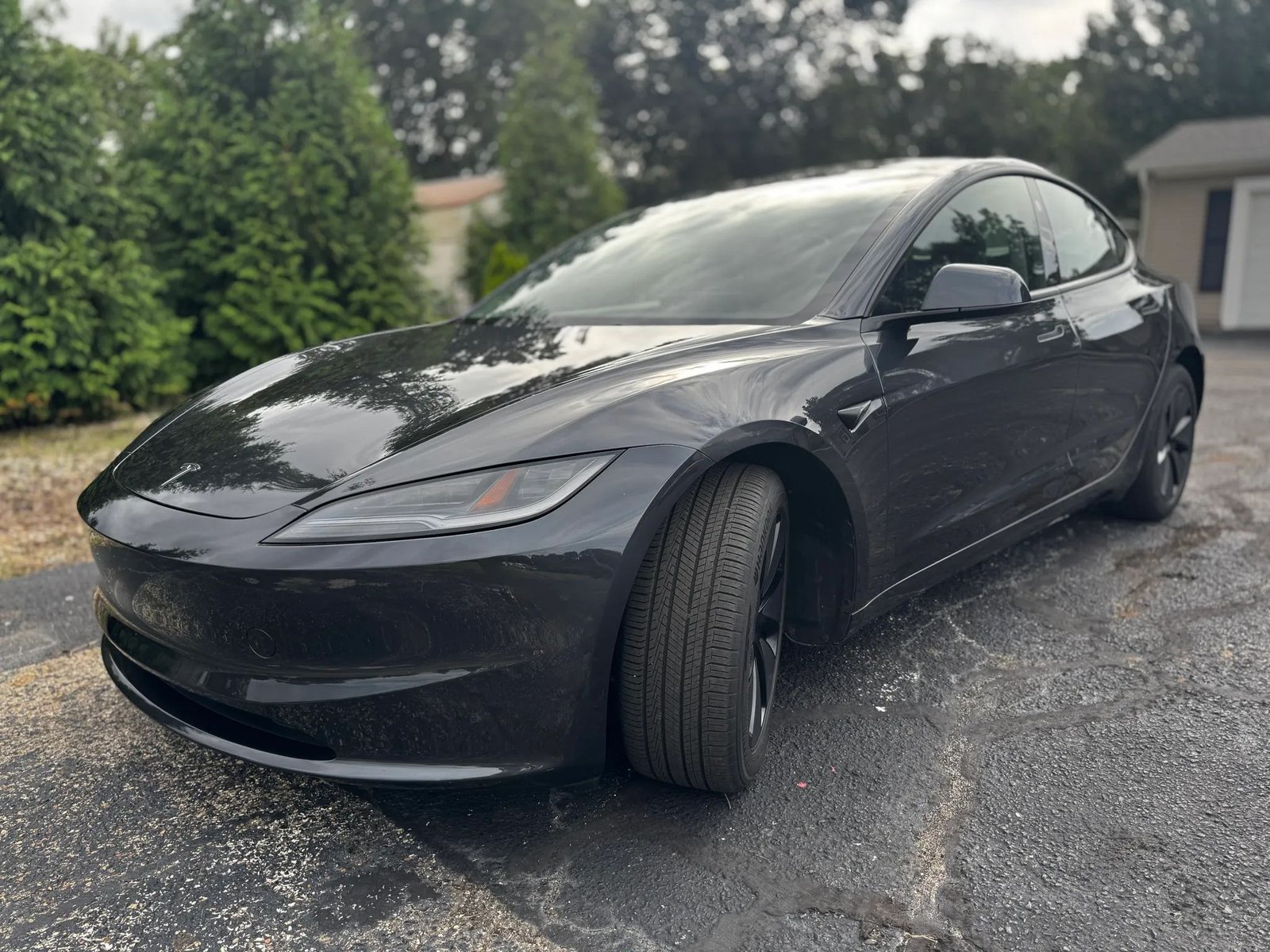 2025 Tesla Model 3 Long Range photo 1