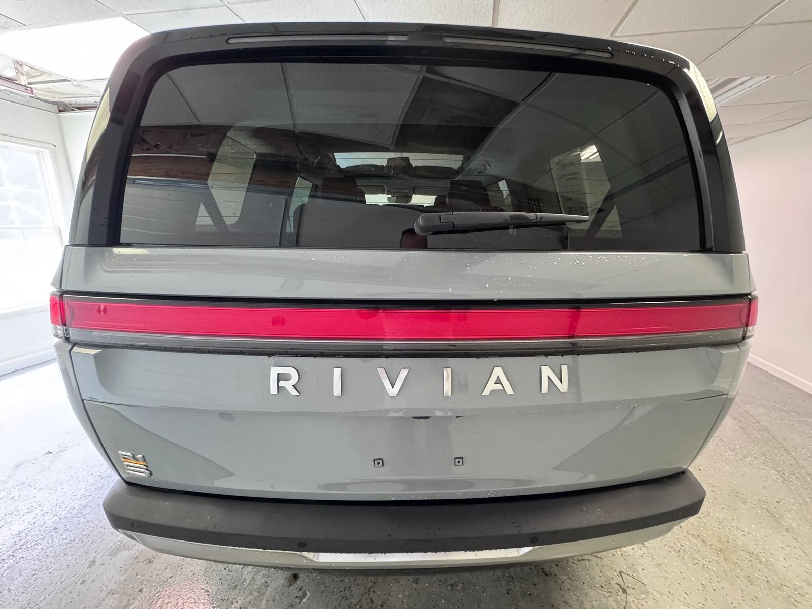 2023 Rivian R1S Adventure photo 6