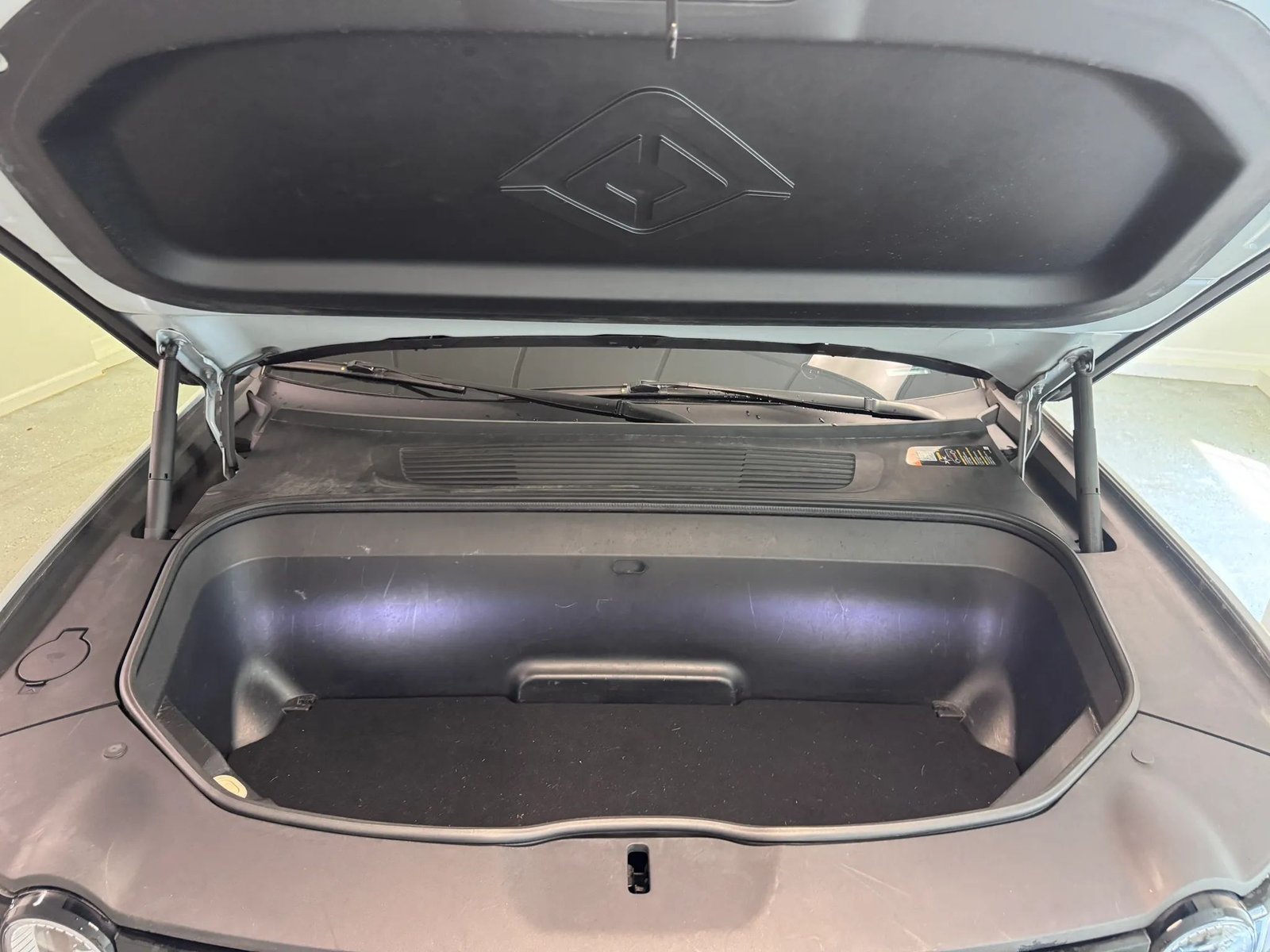 2023 Rivian R1S Adventure photo 7