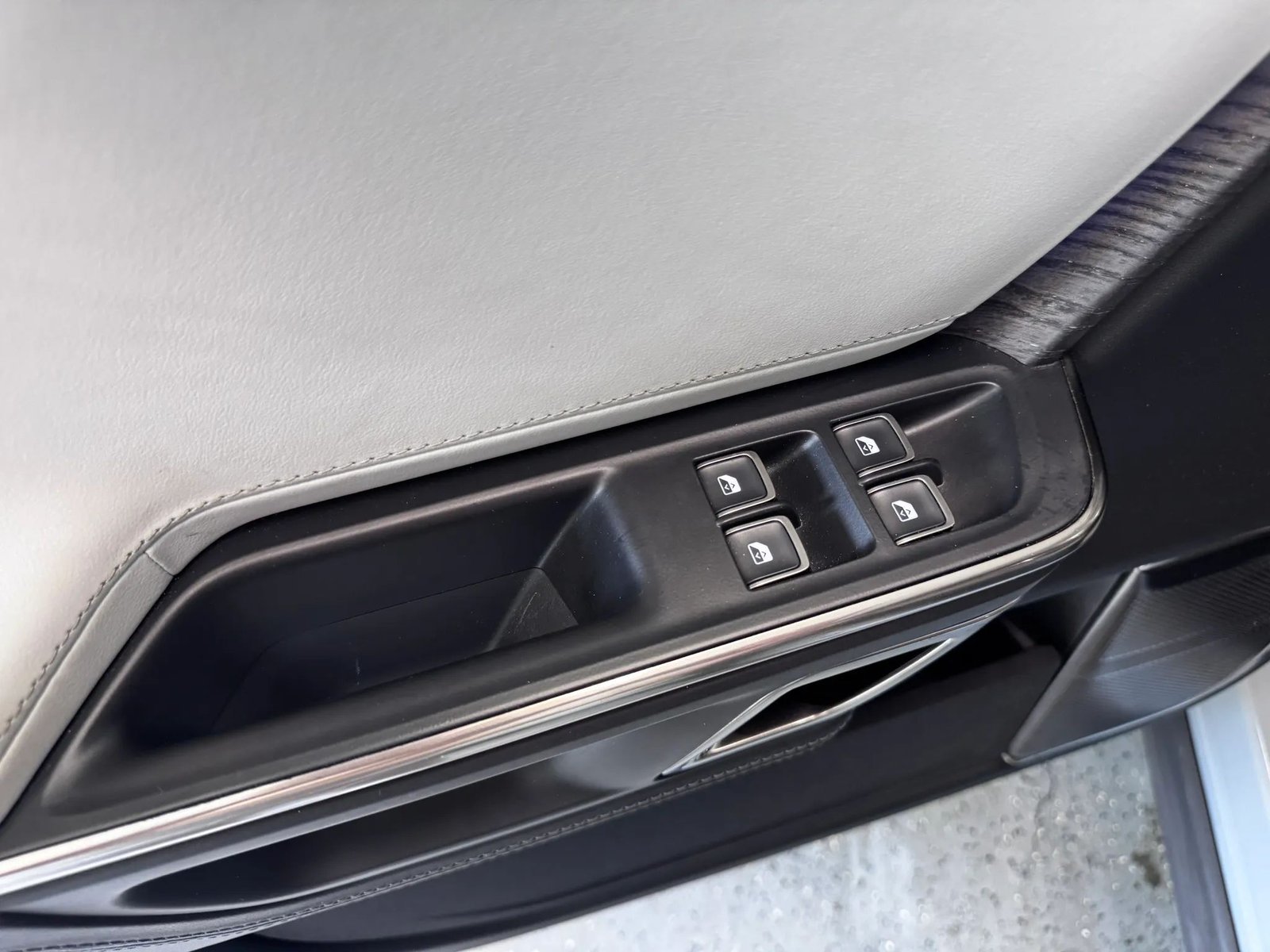 2023 Rivian R1S Adventure photo 10
