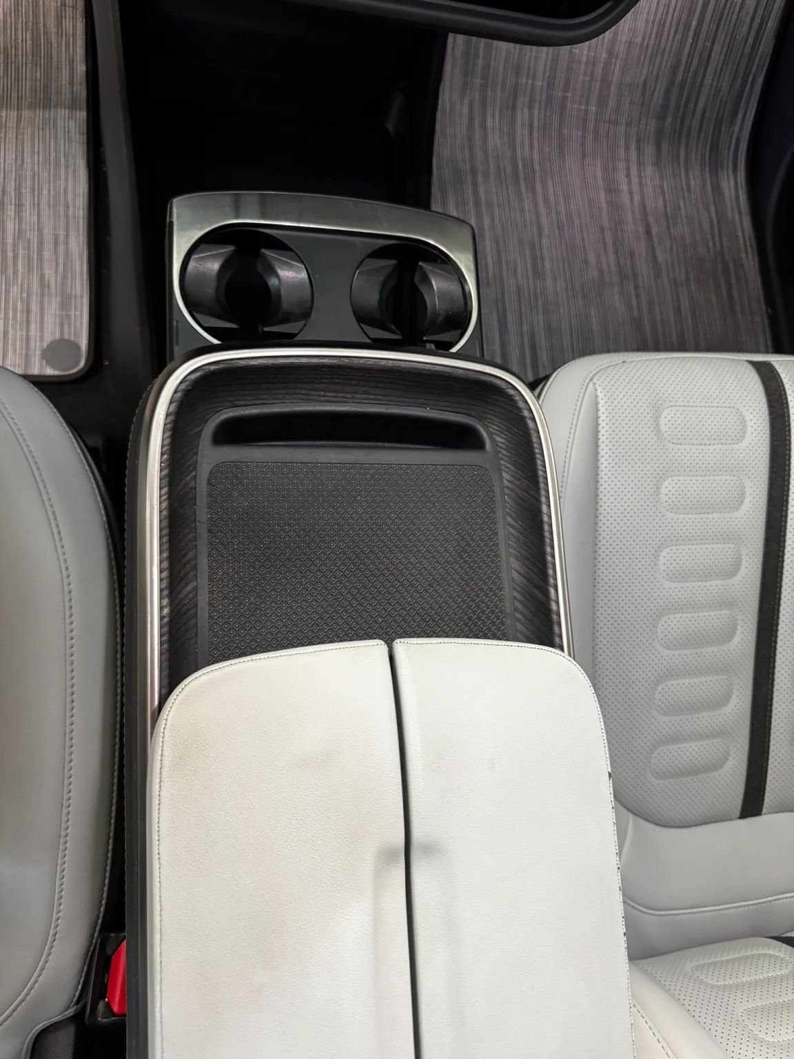 Used 2023 Rivian R1S Adventure in Half Moon Grey, photo 13 of 24