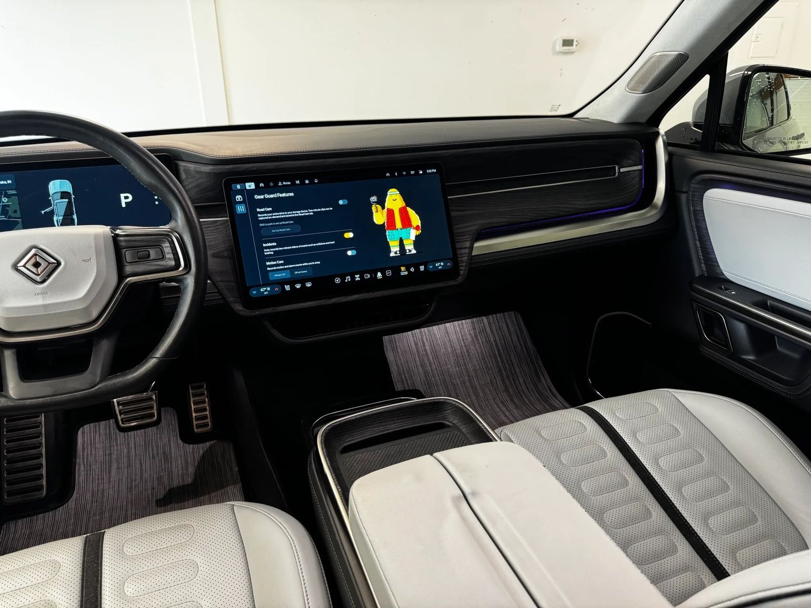 Used 2023 Rivian R1S Adventure in Half Moon Grey, photo 15 of 24