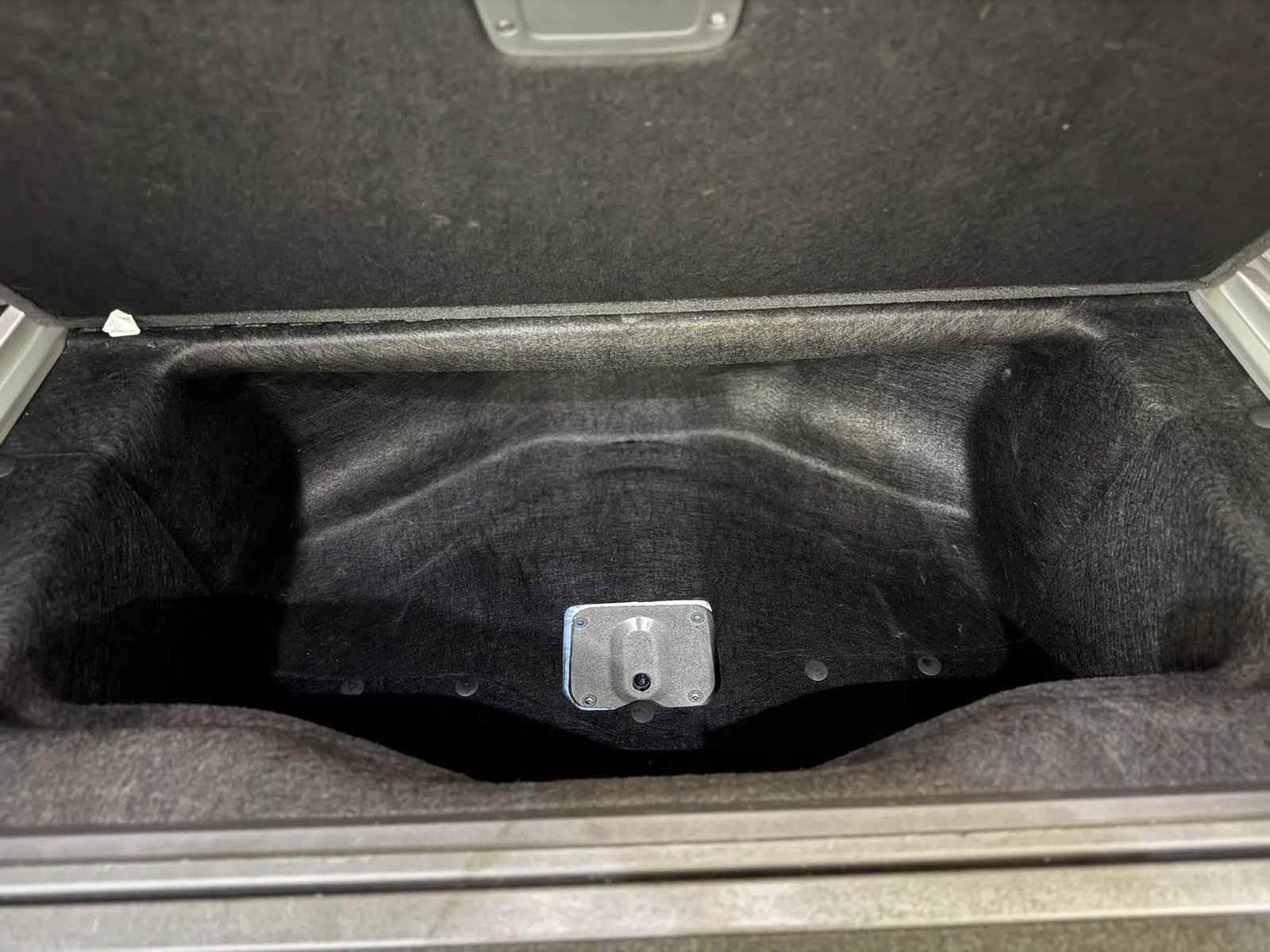 Used 2023 Rivian R1S Adventure in Half Moon Grey, photo 21 of 24