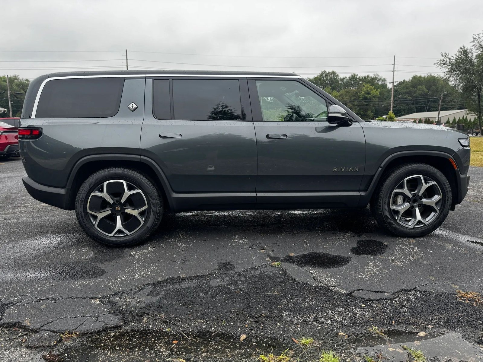 2024 Rivian R1S Adventure photo 6