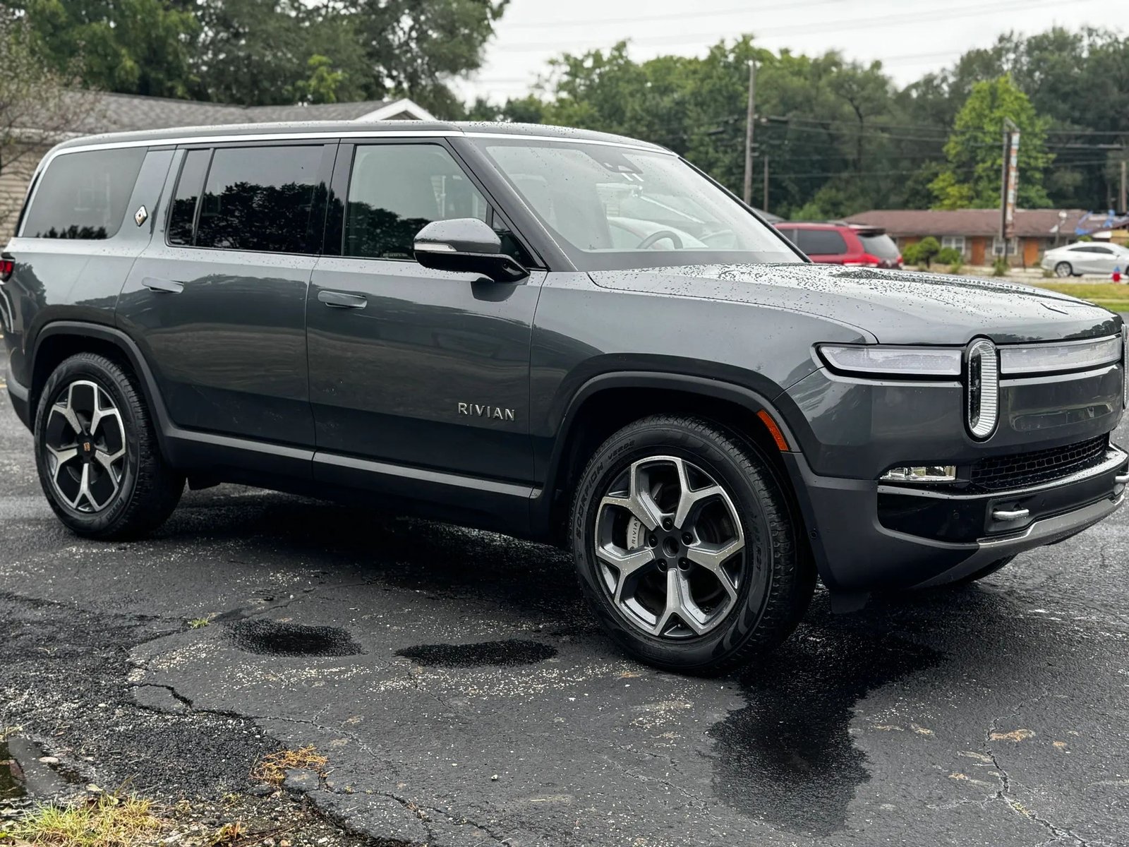 2024 Rivian R1S Adventure photo 7