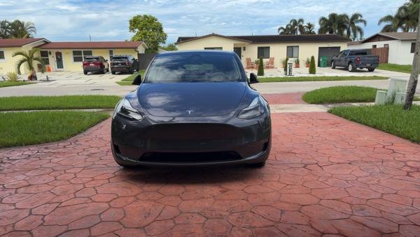 2023 Tesla Model Y Long Range photo 3