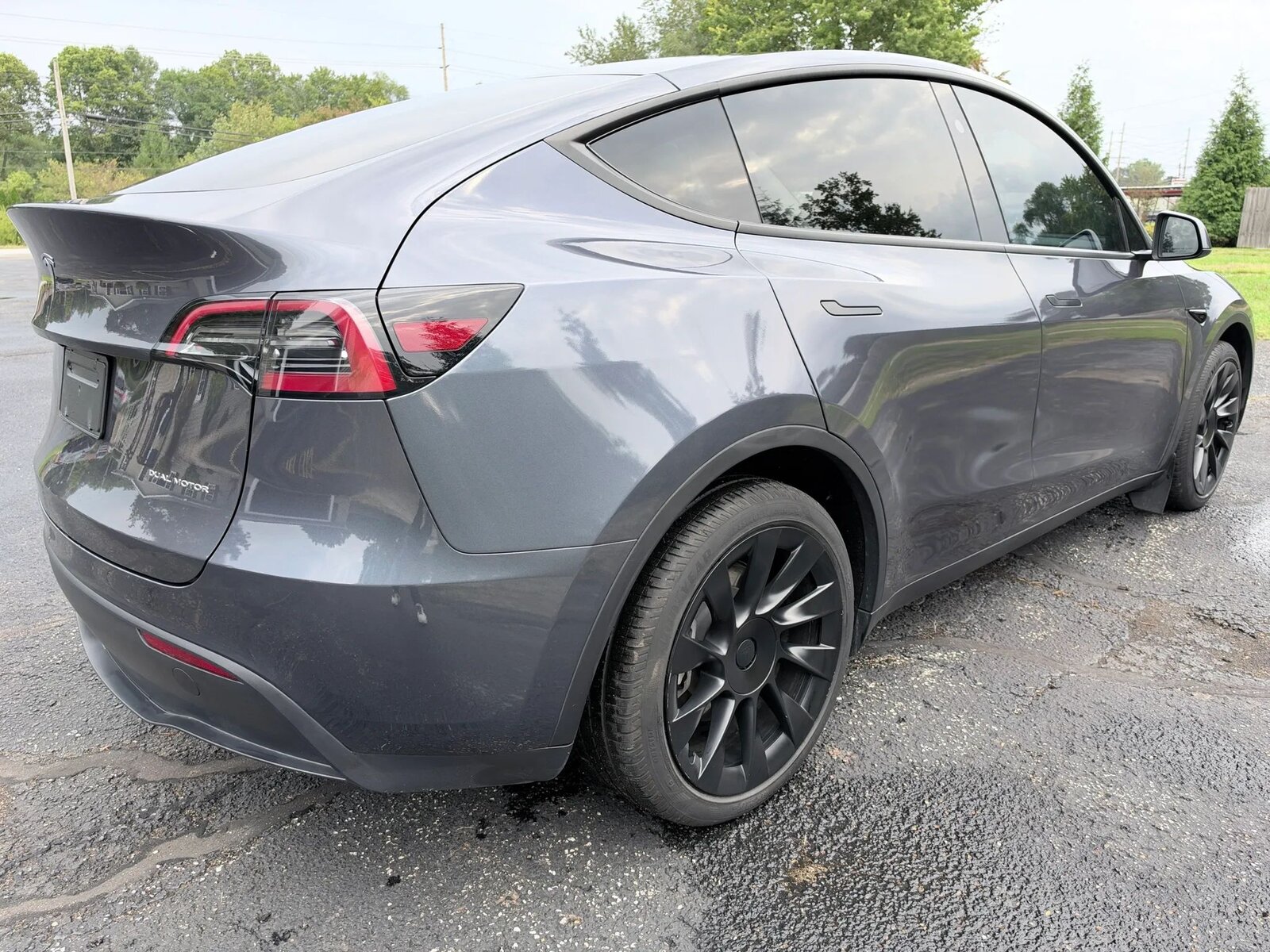 2023 Tesla Model Y Long Range photo 5