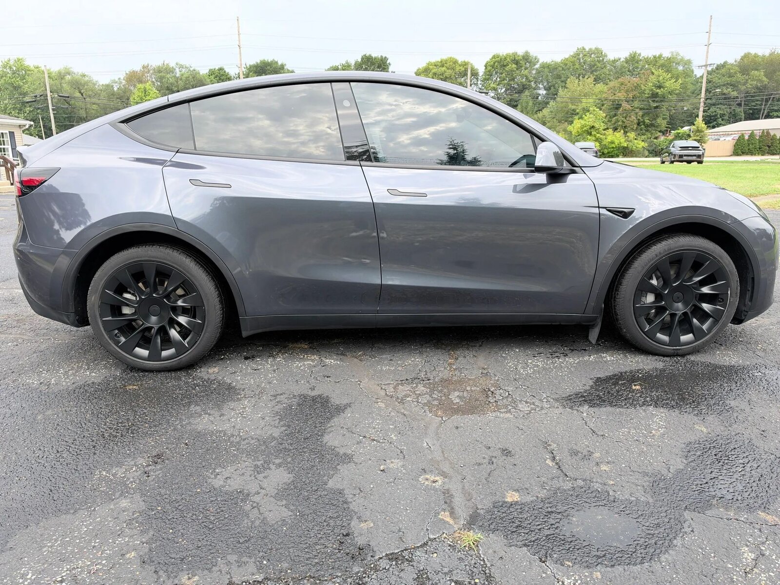 2023 Tesla Model Y Long Range photo 6