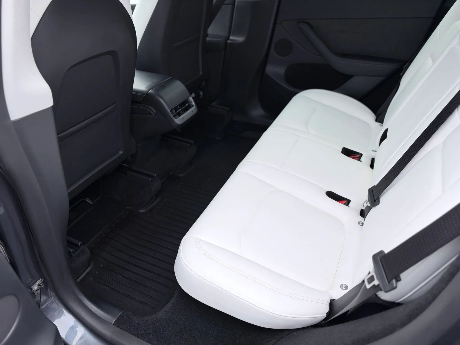 2023 Tesla Model Y Long Range photo 12