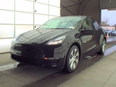 Used 2024 Tesla Model Y Long Range in Black, photo 1 of 1