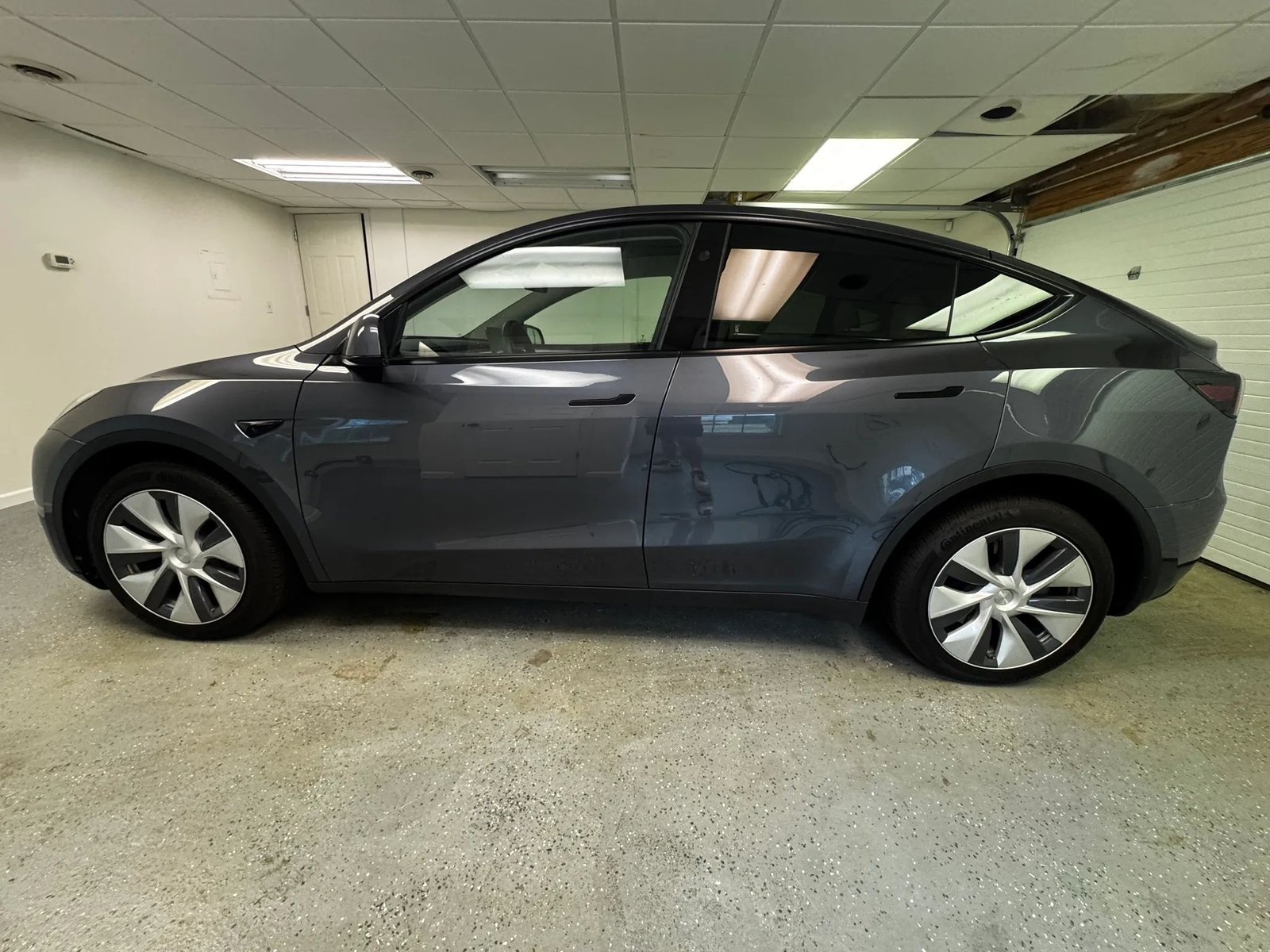 2023 Tesla Model Y Long Range photo 3