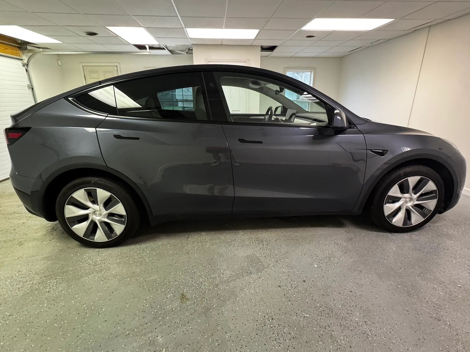 2023 Tesla Model Y Long Range photo 4