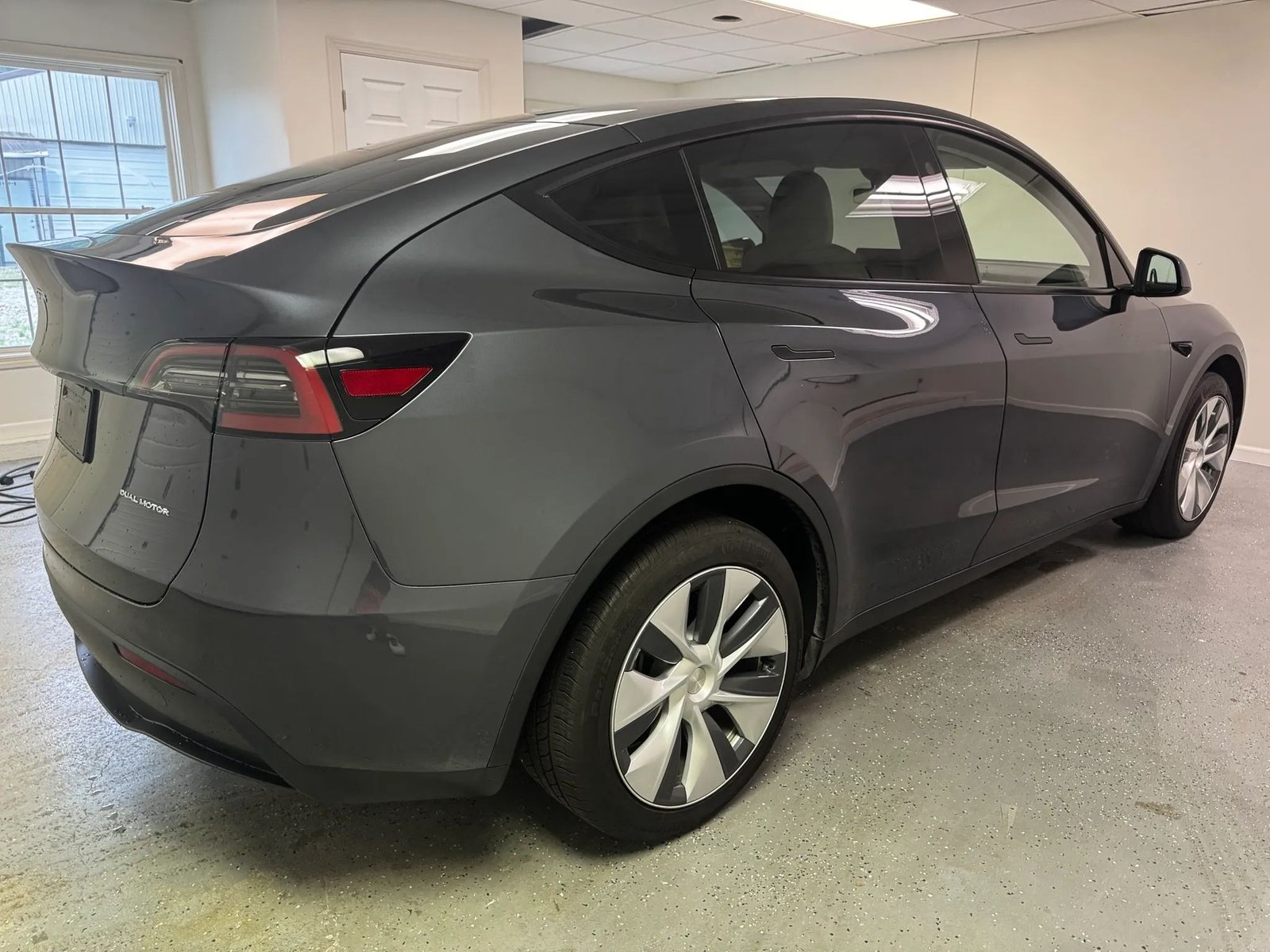 2023 Tesla Model Y Long Range photo 6