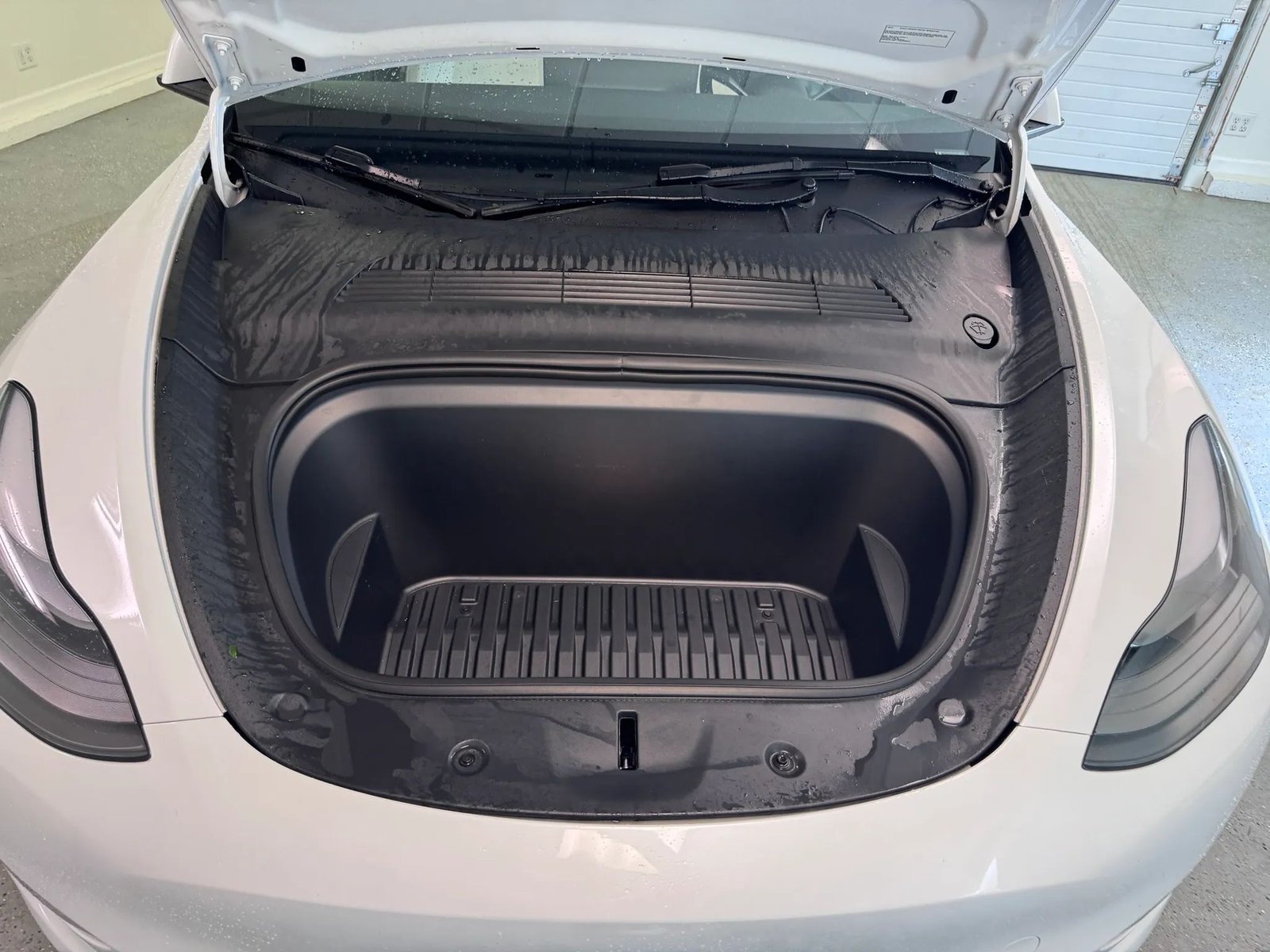 2023 Tesla Model Y photo 8