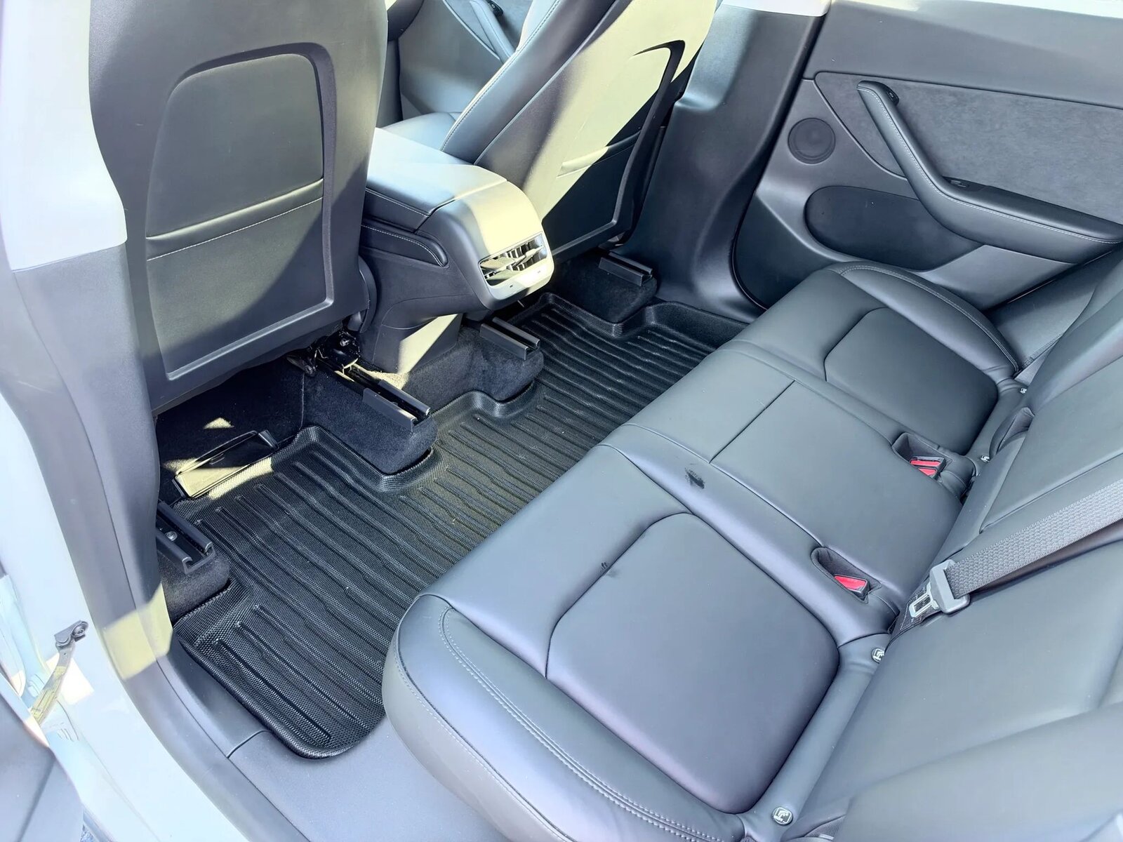 Used 2022 Tesla Model Y Performance in Pearl White Multi-Coat, photo 20 of 32