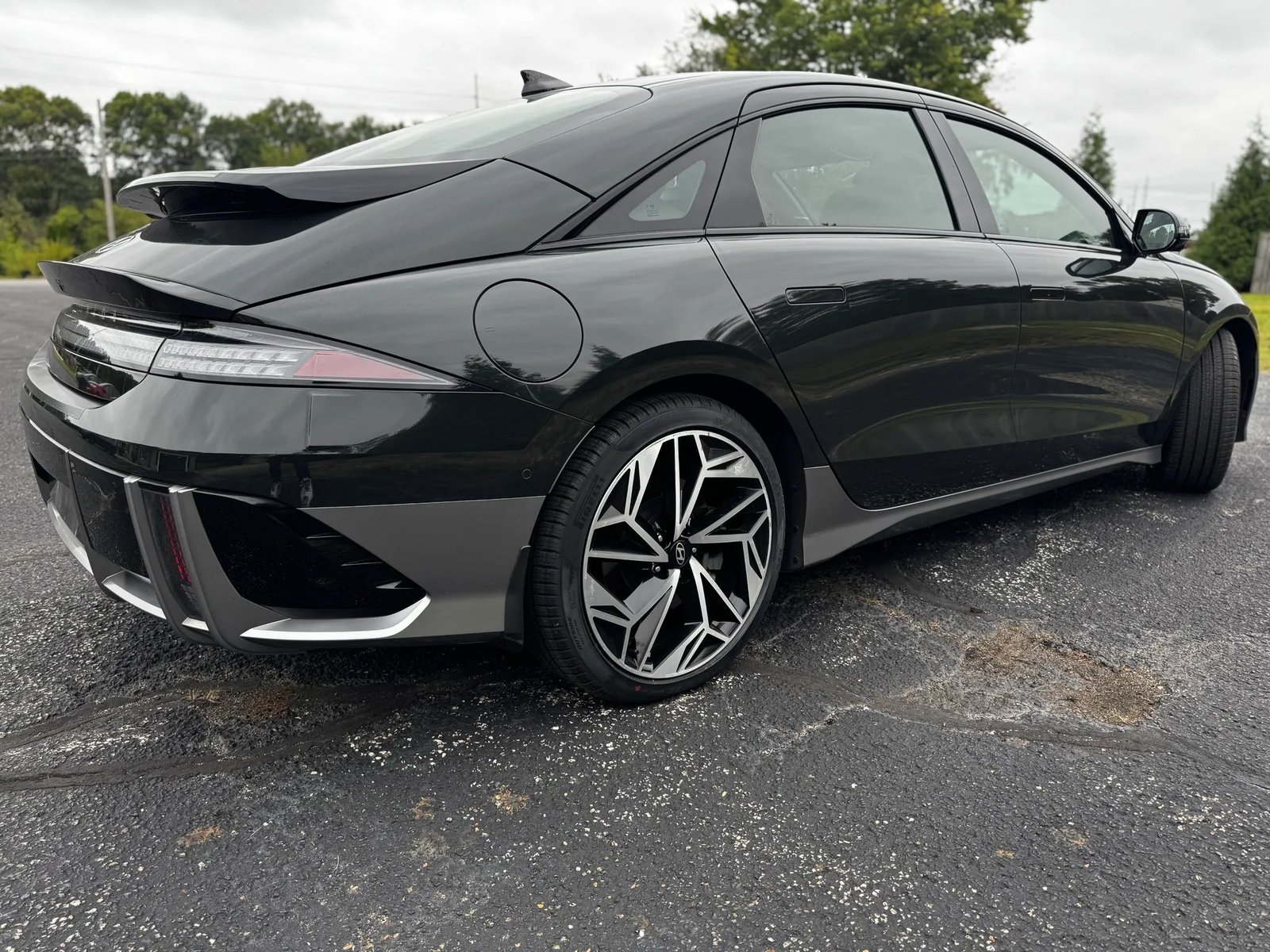 2023 Hyundai Ioniq 6 Limited AWD photo 6