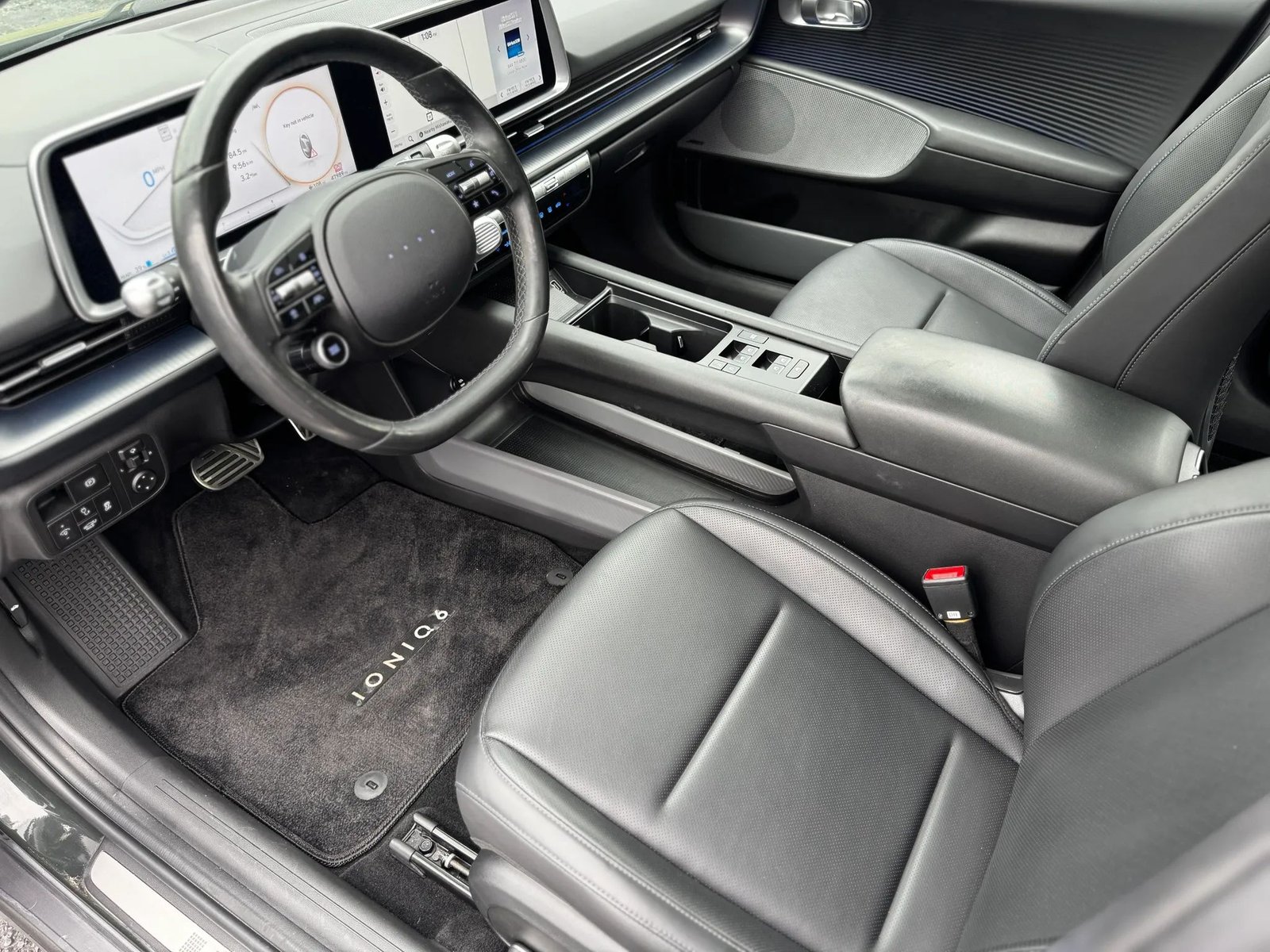 Used 2023 Hyundai Ioniq 6 Limited AWD in Abyss Black Pearl, photo 12 of 31