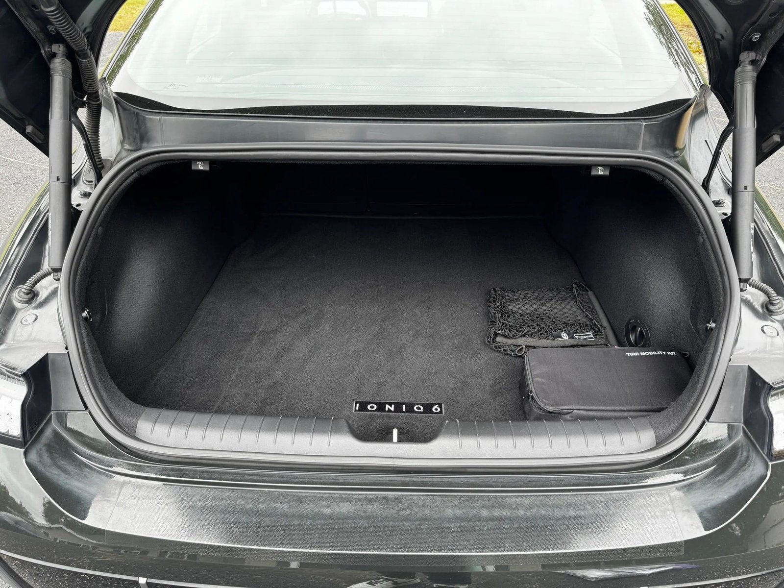 Used 2023 Hyundai Ioniq 6 Limited AWD in Abyss Black Pearl, photo 21 of 31