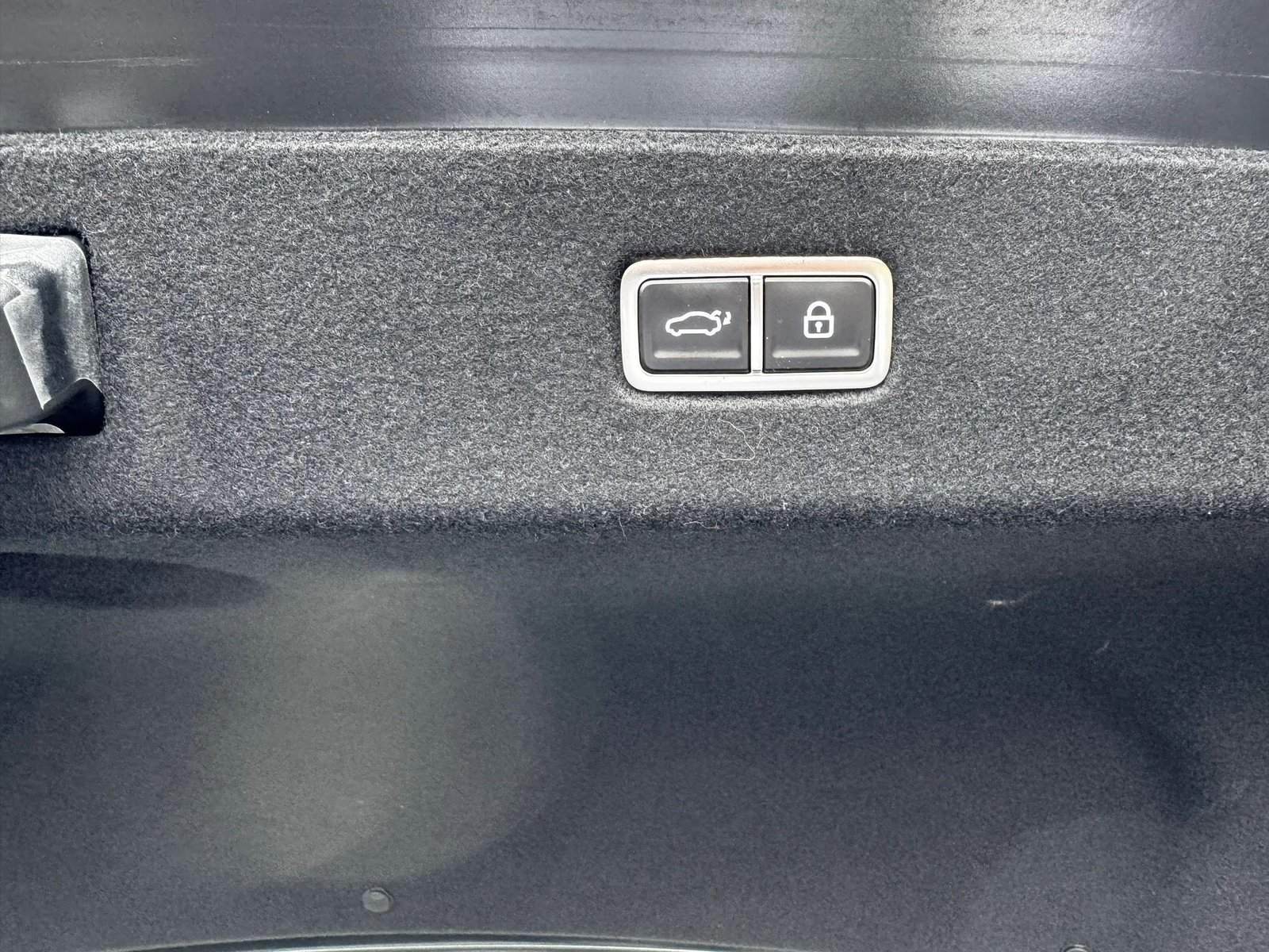 Used 2023 Hyundai Ioniq 6 Limited AWD in Abyss Black Pearl, photo 24 of 31