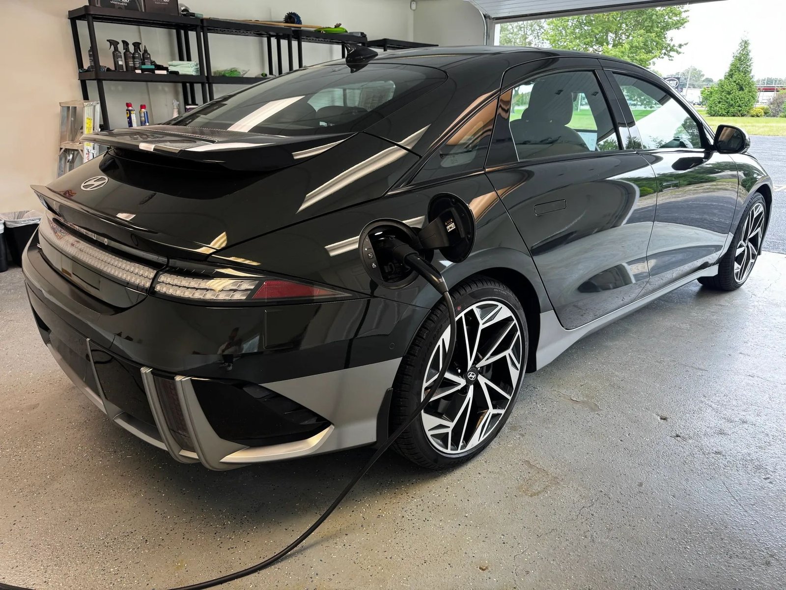 Used 2023 Hyundai Ioniq 6 Limited AWD in Abyss Black Pearl, photo 29 of 31